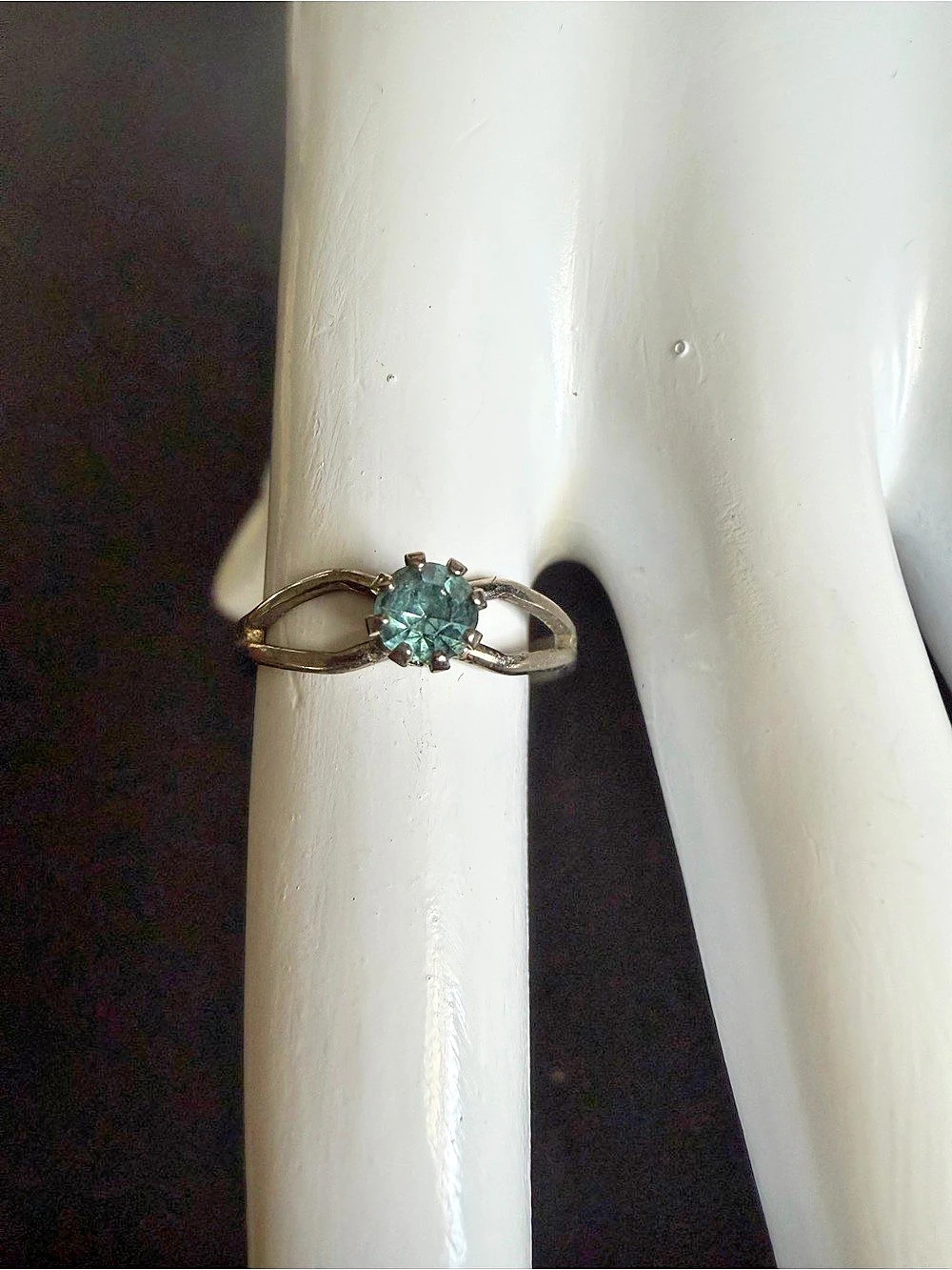 Blue Stone Silver-Tone Ring Size 5 Like New